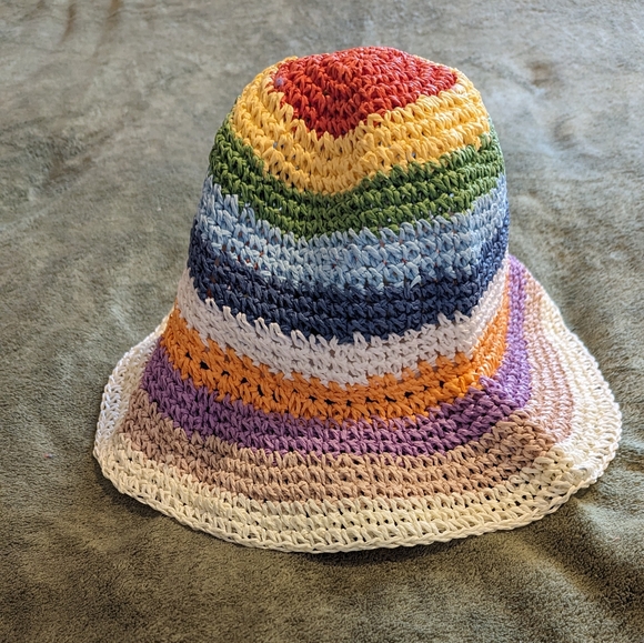 New women's bucket hat - Picture 2 of 2